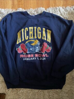 Michigan crewneck size XL